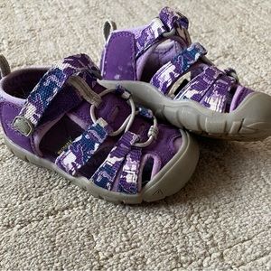 Toddler Keens Size 8